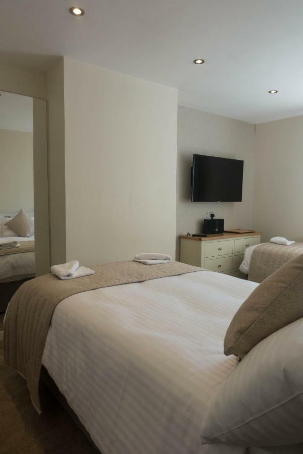 The Kings Cross Hotel Блэкпул Номер фото