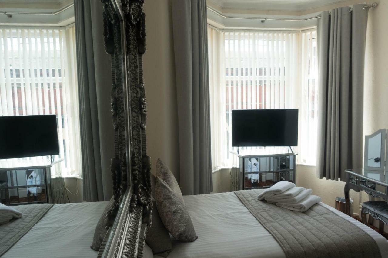 The Kings Cross Hotel Блэкпул Номер фото